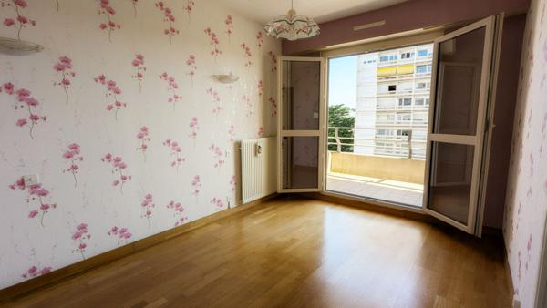 ACHAT-VENTE LAVAL Appartement T4 Rive Gauche