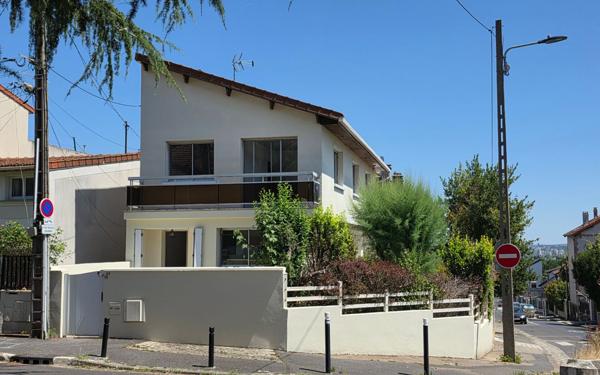 Maison à louer    5 pièces •  Montreuil