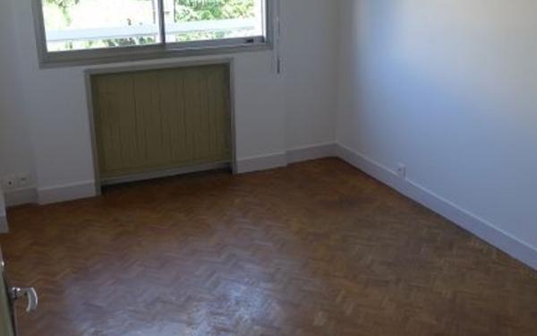 Maison à louer    5 pièces •  Montreuil