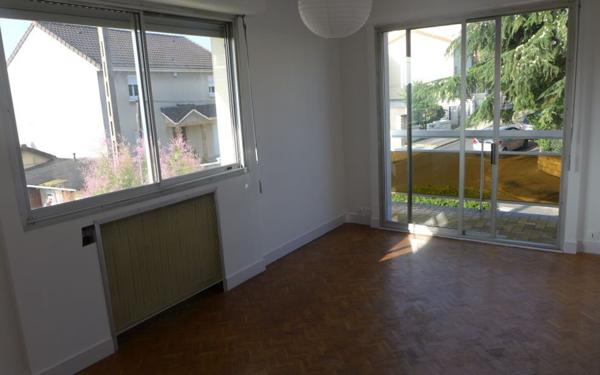 Maison à louer    5 pièces •  Montreuil