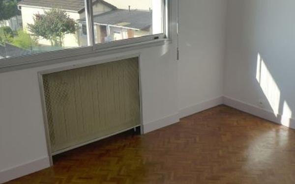 Maison à louer    5 pièces •  Montreuil