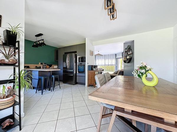 Rares maisons offrant praticité et calme.