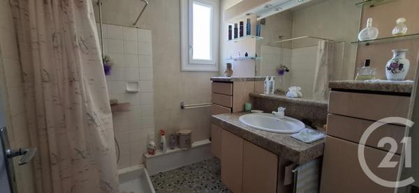 Maison à vendre  4 pièces - 83,62 m 2   MONTANS  - 81
