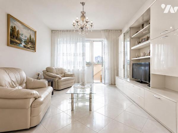 Villa Eugénie – Appartement dernier étage avec deux balcons et garage