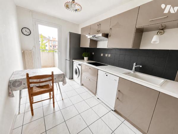 Villa Eugénie – Appartement dernier étage avec deux balcons et garage