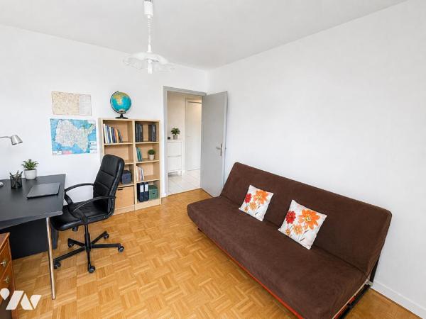 Villa Eugénie – Appartement dernier étage avec deux balcons et garage
