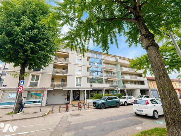 Villa Eugénie – Appartement dernier étage avec deux balcons et garage