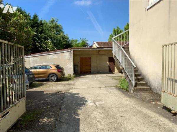 Immeuble 2 appartements + 1 maison