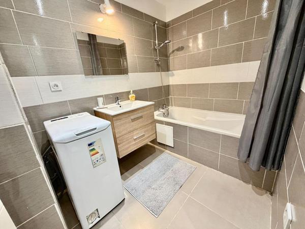 Appartement Decines Charpieu 2 pièce(s)