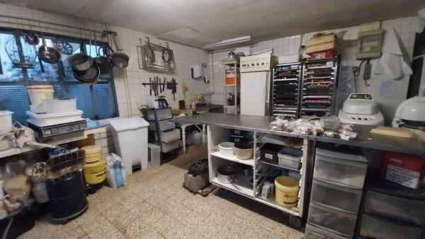 Local mixte (Pro/Hab) à vendre à Isbergues dans le Pas-de-Calais (62330), ref : D2412