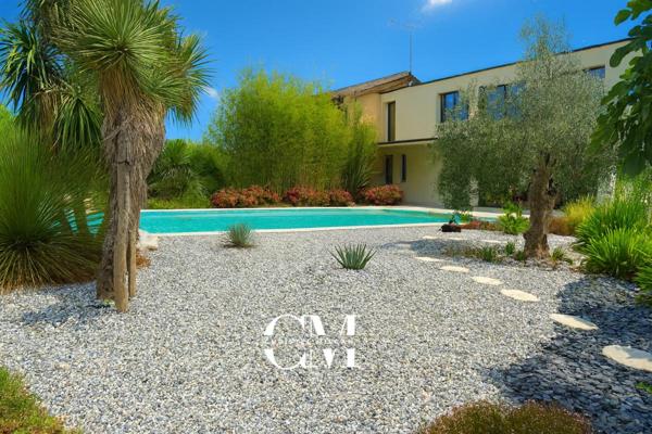 Maison Montpon Menesterol 7 pièces 339 m2 sur une parcelle de 6400 m² piscine