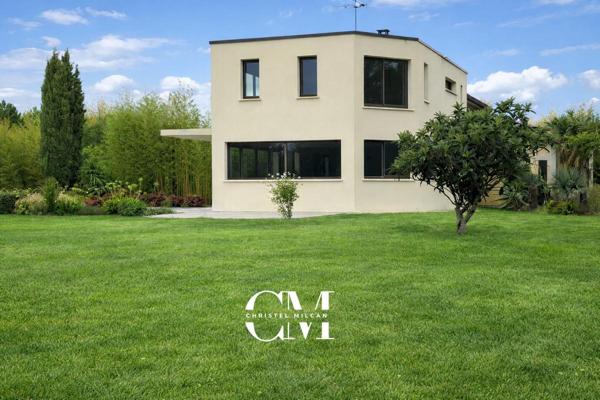 Maison Montpon Menesterol 7 pièces 339 m2 sur une parcelle de 6400 m² piscine