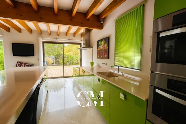 Maison Montpon Menesterol 7 pièces 339 m2 sur une parcelle de 6400 m² piscine