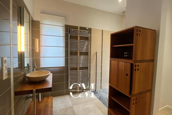 Maison Montpon Menesterol 7 pièces 339 m2 sur une parcelle de 6400 m² piscine