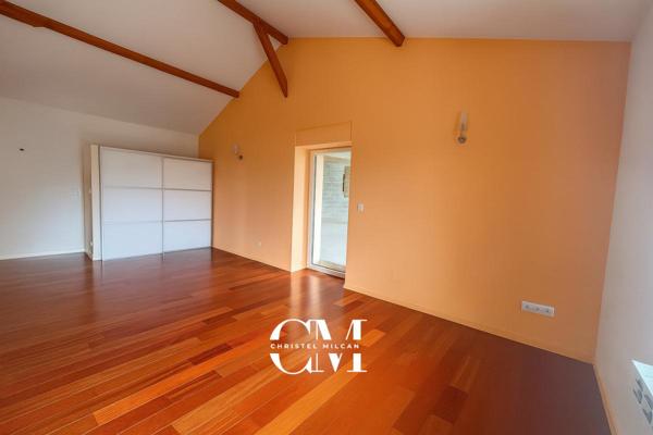Maison Montpon Menesterol 7 pièces 339 m2 sur une parcelle de 6400 m² piscine