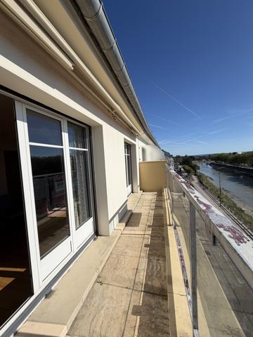 Appartement
         4 pièces
        - 116 m² 535 000 €*