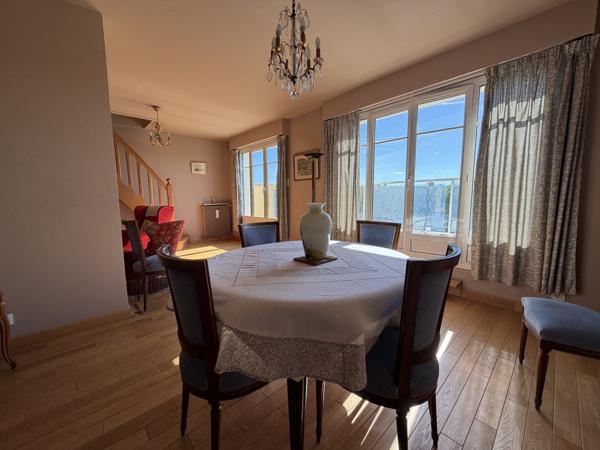 Appartement
         4 pièces
        - 116 m² 535 000 €*