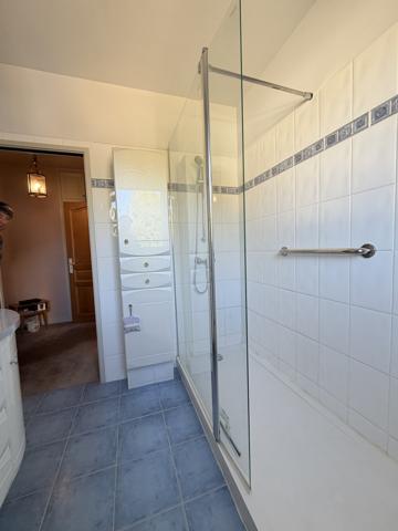 Appartement
         4 pièces
        - 116 m² 535 000 €*