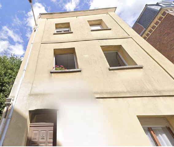 Immeuble
        
        - 135 m² 160 000 €*