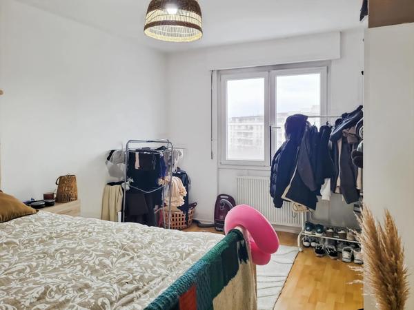 À Mulhouse (68200) F2, pour investisseur, appartement loué dans résidence sécurisée, 43 m2 au 4e étage avec ascenseur proche commodités