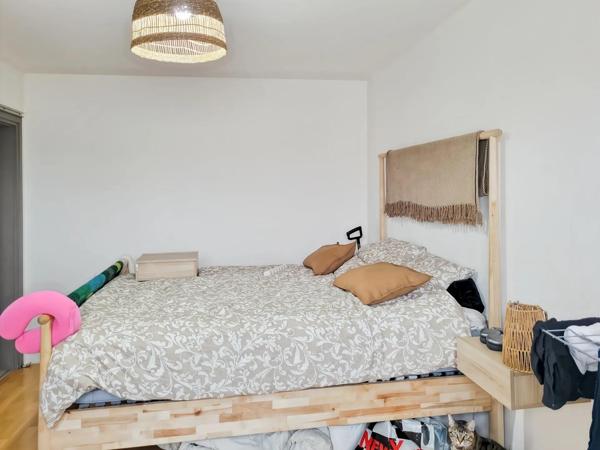 À Mulhouse (68200) F2, pour investisseur, appartement loué dans résidence sécurisée, 43 m2 au 4e étage avec ascenseur proche commodités