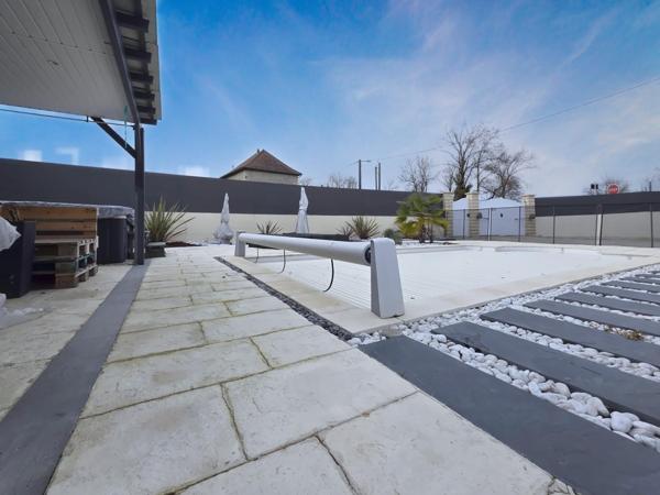 Maison 4 chambres, garage, piscine, jardin