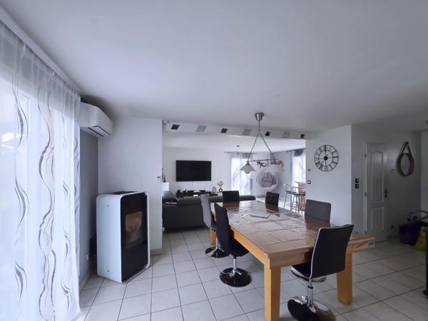 Maison 4 chambres, garage, piscine, jardin