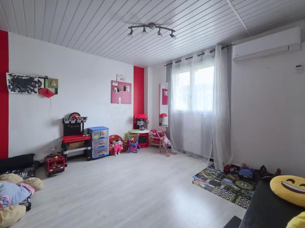 Maison 4 chambres, garage, piscine, jardin