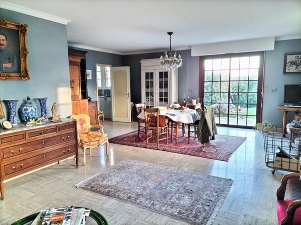 Maison 7 pièce(s) 4 chambre(s) 195 m²