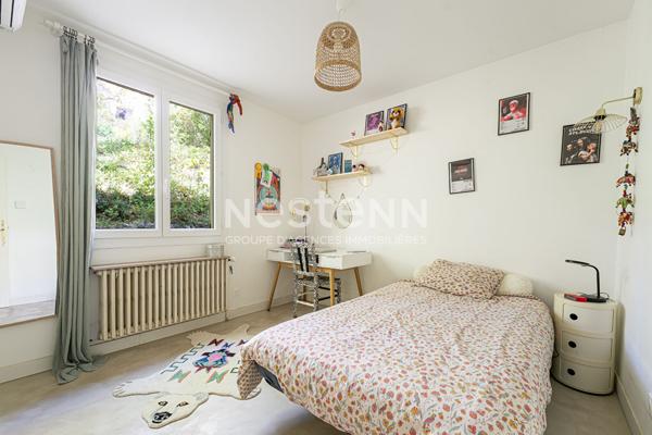 Maison Bouc Bel Air 7 pièce(s) 170 m2 environ, 4 chambres, un appartement indépendant, garage, vue dégagée, 1586m² de terrain