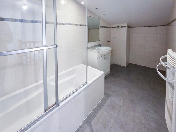 Appartement T3 centre Olonne 73 m² hab terrasse 2 parkings