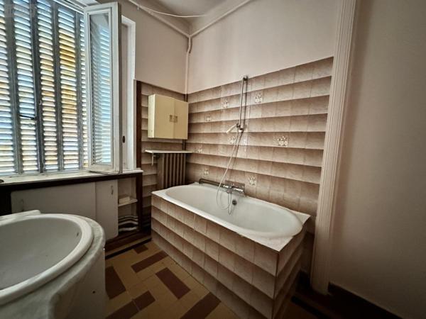 Immeuble à vendre à Saint-Flour dans le Cantal (15100), ref : 15046-6