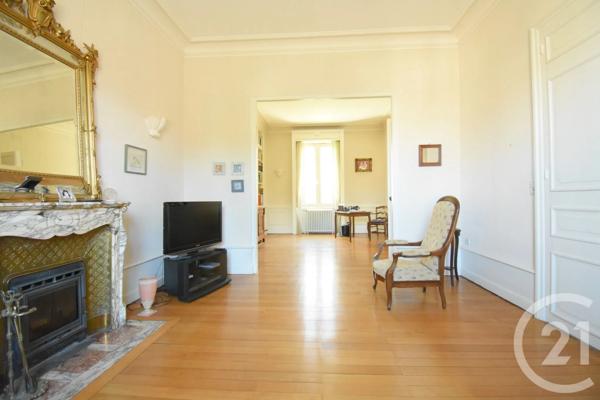 Maison à vendre  8 pièces - 234,93 m 2   VICHY  - 03