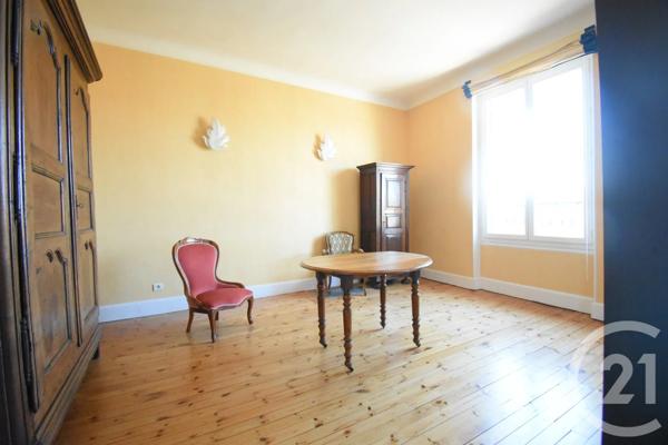 Maison à vendre  8 pièces - 234,93 m 2   VICHY  - 03