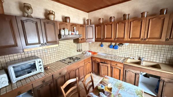 SAINTE GENEVIEVE  PROCHE.. MAISON 4 PIECES, 2 CHAMBRES, CAVE, JARDIN