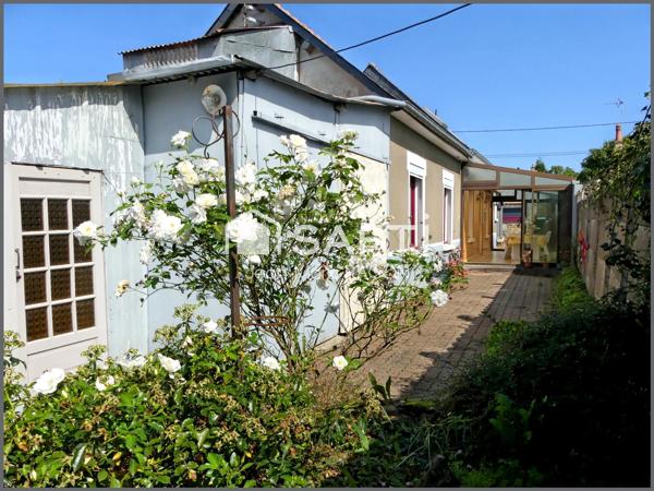 À Vitré, maison à moderniser avec jardin arboré