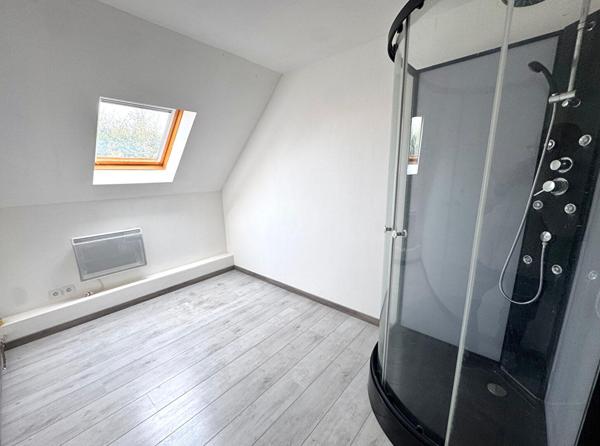 Maison récente avec chambres en Rez-de-chaussée