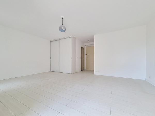 Appartement à VALBONNE (06560)