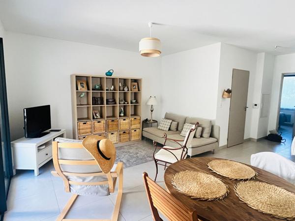 Meyrargues - T2 meublé avec jardin, climatisation et stationnement