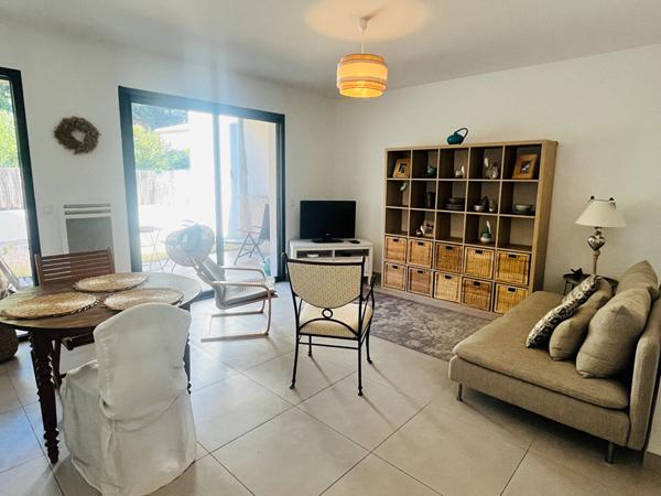 Meyrargues - T2 meublé avec jardin, climatisation et stationnement