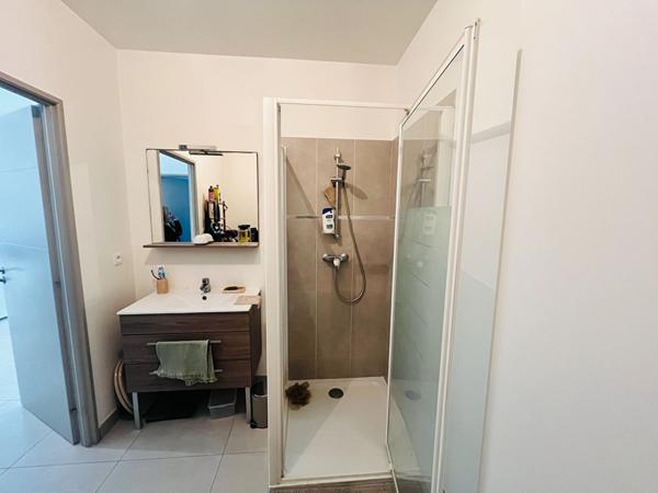 Meyrargues - T2 meublé avec jardin, climatisation et stationnement