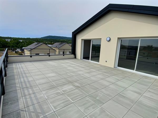 T4 IMMEUBLE NEUF AUBIERE -TERRASSE 48M2 - GARAGE -VUE DEGAGEE