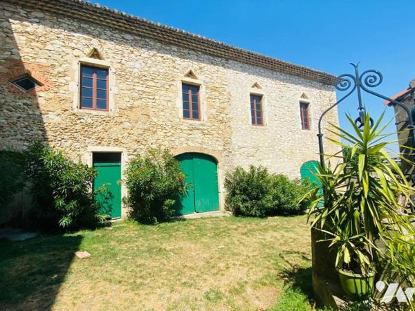 Montélimar, propriété en pierres avec parc, bassin et dépendances