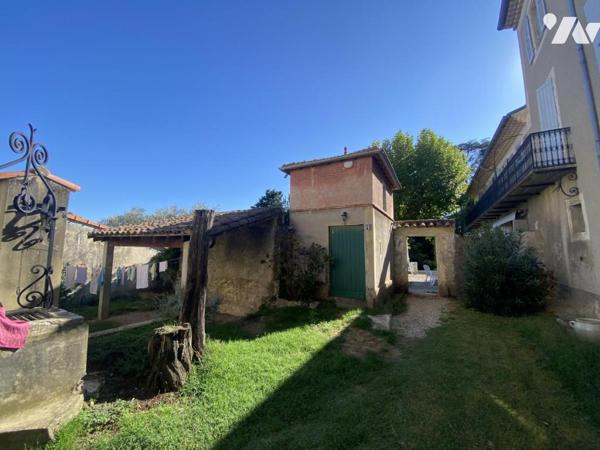 Montélimar, propriété en pierres avec parc, bassin et dépendances