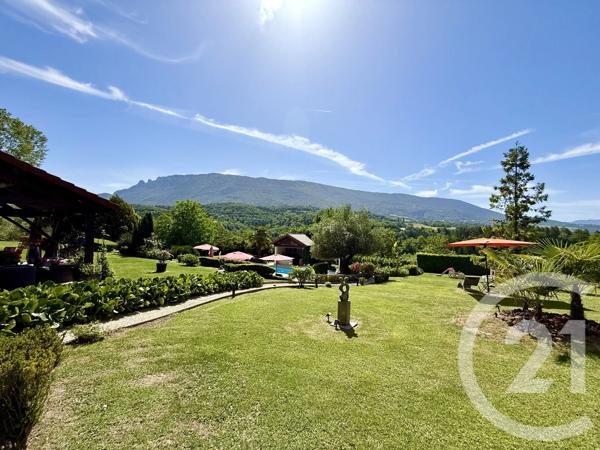 Maison à vendre  10 pièces - 551,23 m 2   PUGNY CHATENOD  - 73
