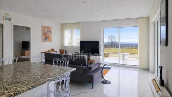 Maison avec piscine et appartement indépendant – usage mixte possible – Farges (01550)