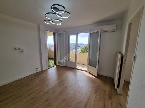 Appartement d'Exception à Toulon Ouest - 3 Pièces, Vue Dégagée, Terrasse, Prix d'Exception