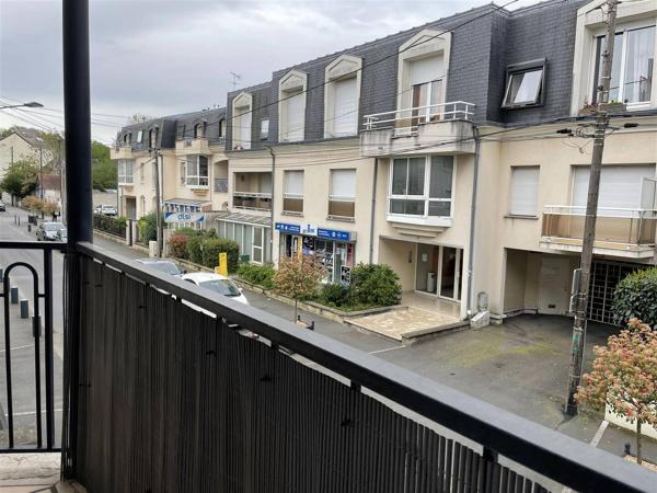 Appartement 2 pièces, balcon et grande place de parking