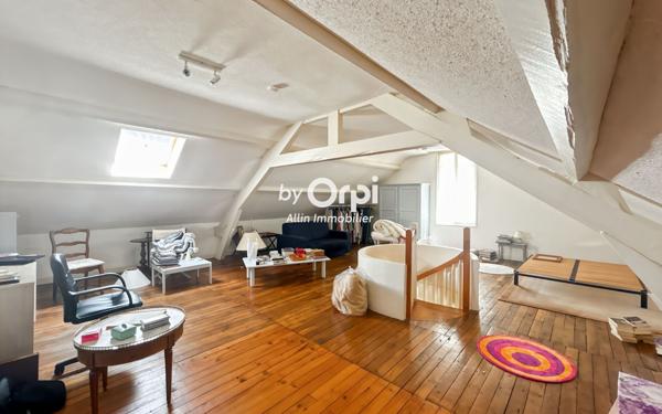 Maison à vendre    3 pièces • 92,51 m2 Montluçon