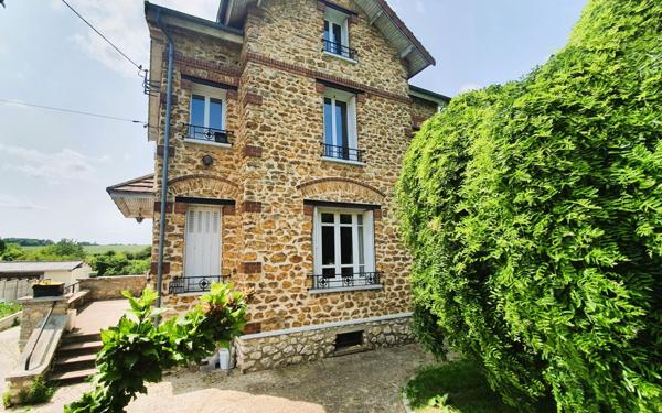 Maison à vendre    5 pièces •  Brie-Comte-Robert